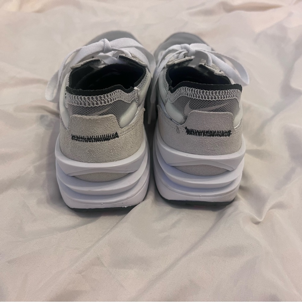 Size 7.5 - Nike Waffle One Summit White